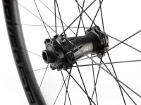 Dartmoor MTB Vorderradnabe Reel Expert Boost Straight Pull 6-Loch | 15 x 110 mm | 28 Loch | Schwarz Dartmoor MTB Vorderradnabe Reel Expert Boost Straight Pull 6-Loch | 15 x 110 mm | 28 Loch | Schwarz