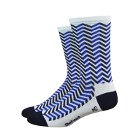DeFeet Sportsocken Aireator Barnstormer Collection Vibe Weiß / Navy Blau, S (15 cm) DeFeet Sportsocken Aireator Barnstormer Collection Vibe Weiß / Navy Blau, S (15 cm)