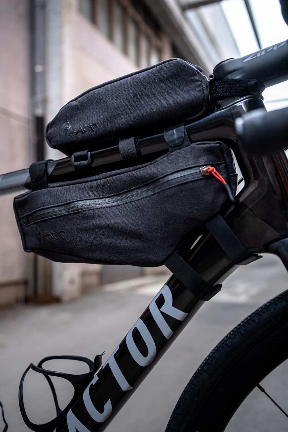 Ride Farr Fahrradtasche Gravel / MTB / Rennrad / Road fr Rahmen 1,1 L  Bikepacking Mini Schwarz Canv | Bikepackingtaschen / Fahrradtaschen |  Zubehr | Trailtoys Shop